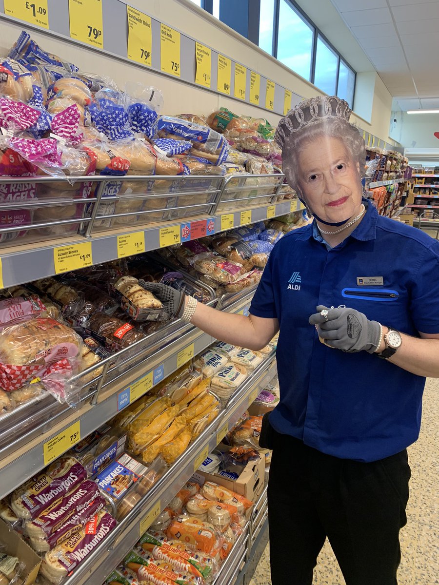 _Mark_Joel's tweet photo. Just thought I would stop by my local @AldiUK at kirkham to pick up some of my favourites. Can’t rely on Jeeves to get the right scones. Strawberry and cream ones are delicious. Might even have a tipple after my afternoon tea #aldiuk #Jubilee #queen https://t.co/CFRrmpwIgg