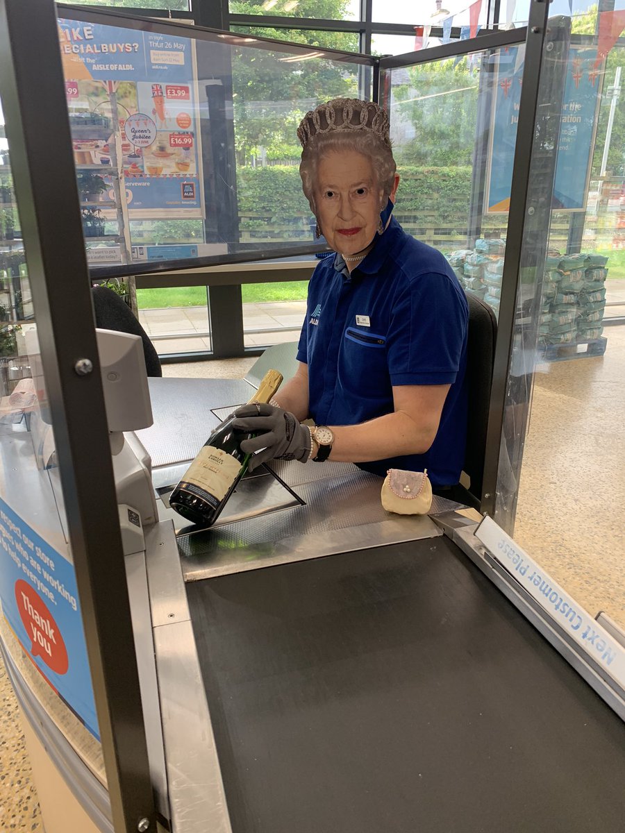 _Mark_Joel's tweet photo. Just thought I would stop by my local @AldiUK at kirkham to pick up some of my favourites. Can’t rely on Jeeves to get the right scones. Strawberry and cream ones are delicious. Might even have a tipple after my afternoon tea #aldiuk #Jubilee #queen https://t.co/CFRrmpwIgg