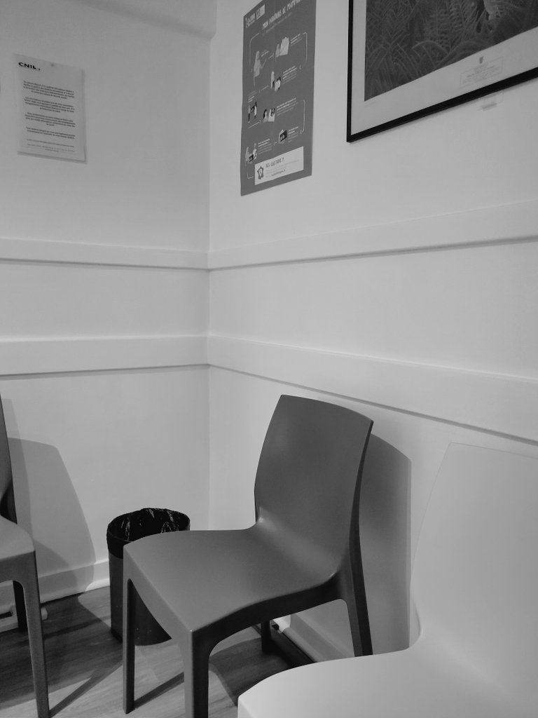 _PennyTentiaire's tweet photo. Ah ils ont changé les chaises...
Convivialité : 8
Confort : 7
Contrôle annuel #FuckRoger https://t.co/7uIRtHmwfK