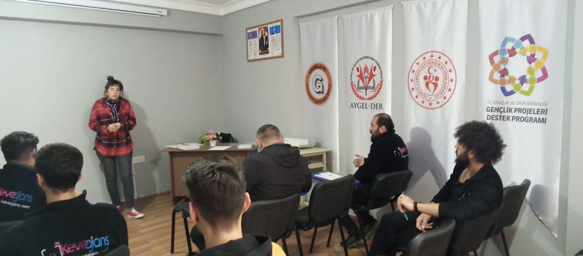 AygelDer's tweet photo. Mutlu Yarınlar Gençlik Merkezimizde, gençlerimiz düzenli bir şekilde eğitimlerine devam etmektedir. Bu hizmetten istifade eden gençlerimizin adına, emeğini ve desteğini esirgemeyen yetkili tüm amirlerimize ve de devlet büyüklerimize bizler minnet ve şükranlarımızı iletiyoruz. https://t.co/H63MGqJhKJ