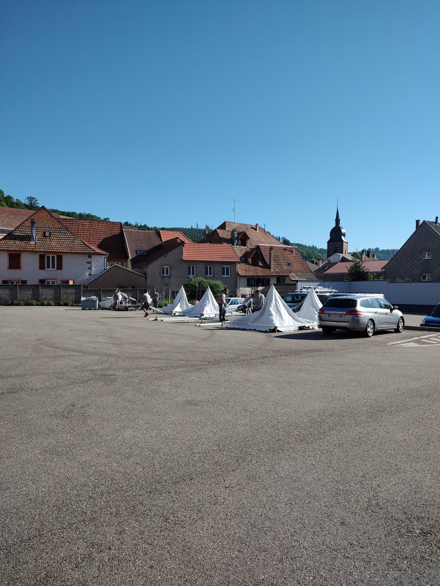 🥹 ...Les premières tentes sont là ! Bon lundi !!! J-22 😍
🥹 The first tents are here! Happy Monday!!! D-22 😍

#MG22LIVE