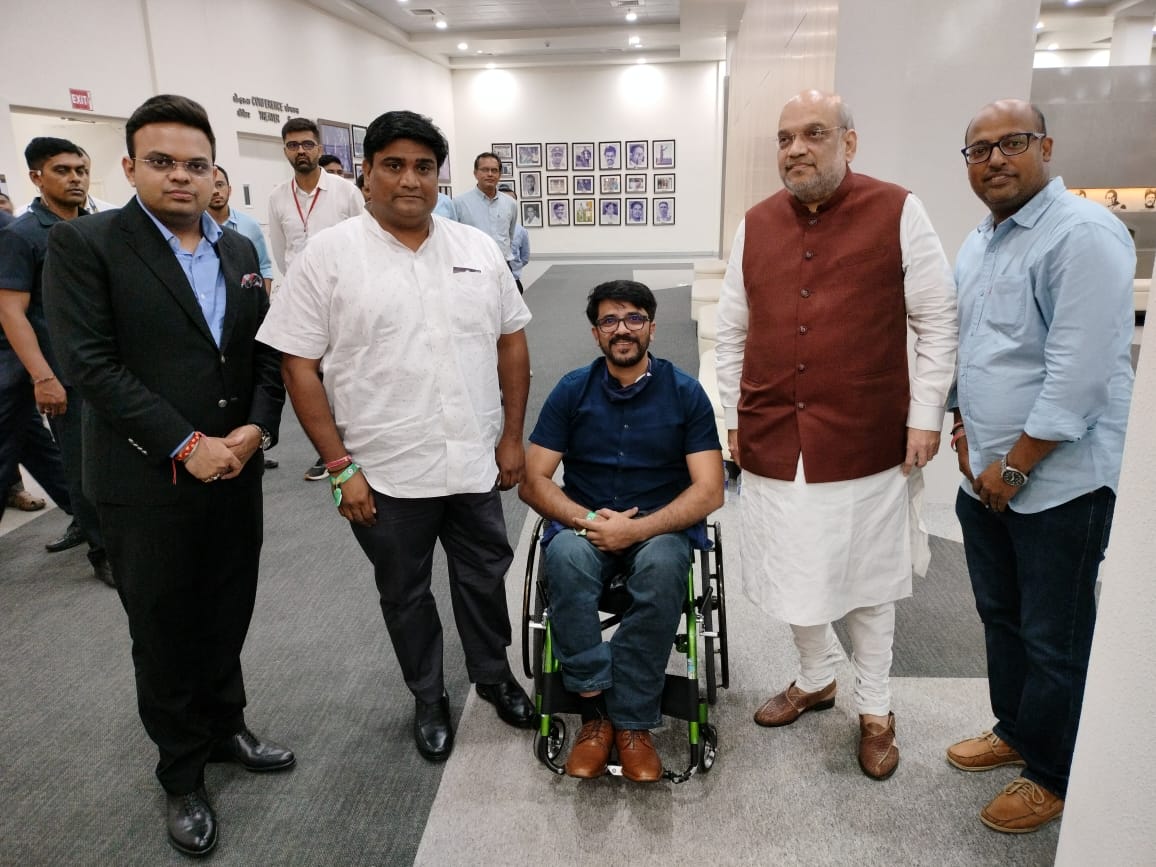 dcciofficial's tweet photo. Extremely grateful to @JayShah Secy. Of @BCCI for inviting DCCI Officials for the @IPL 2022 Closing Ceremony and introducing the DCCI officials to Hon'ble Union Minister of Home Affairs @AmitShahOffice Shri @AmitShah Ji

#IPLFinal #IPL2022 #IPL #CricketTwitter #news @indian_deaf https://t.co/nYMq5SHWt4