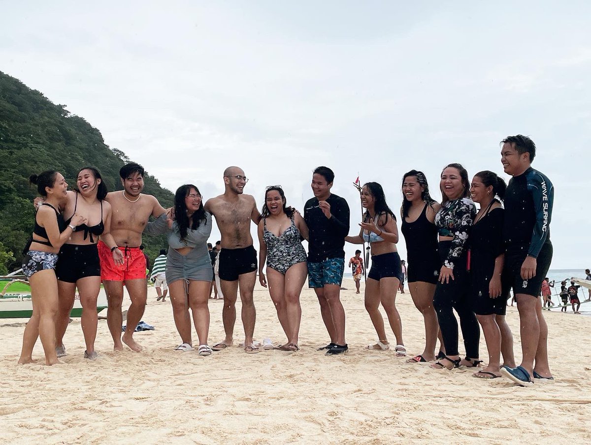 jericlim__'s tweet photo. Anywhere is paradise when I'm with you ๐ถ๐ฅน
#MapuaCardinalSingers #MCSGoraSaBora https://t.co/ueMNEs9lF6