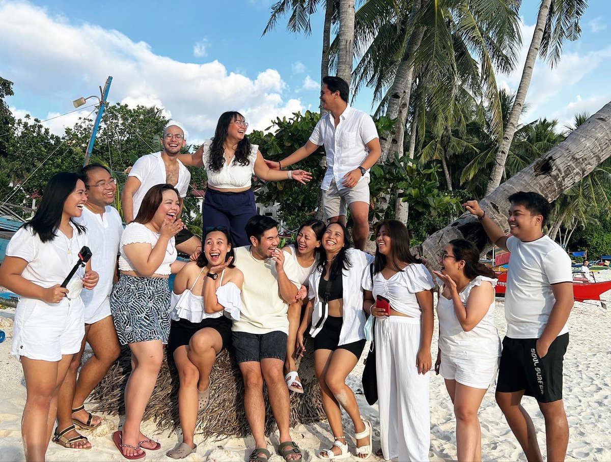 jericlim__'s tweet photo. Anywhere is paradise when I'm with you ๐ถ๐ฅน
#MapuaCardinalSingers #MCSGoraSaBora https://t.co/ueMNEs9lF6