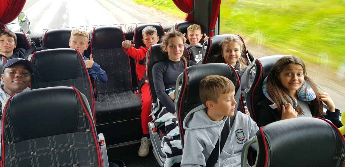CraigourP12014's tweet photo. Bus 2.....full of excited campers😊 https://t.co/b5mCS5Zlmx
