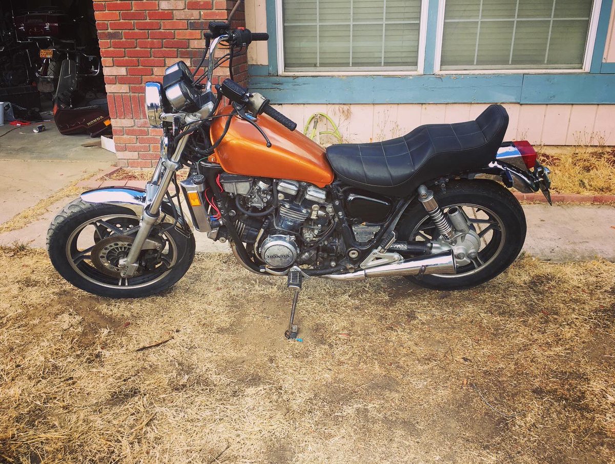 maskdpanda's tweet photo. Finished my 1983 Honda magna 750c. https://t.co/0fuXS2Ckmm
