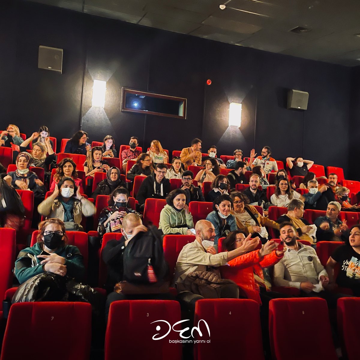 #Bergen, vizyondayken sinemada ayrıntılı alt yazı ile gösterimi yapılan ilk Türkçe film oldu! 

#koşaradımaltyazıya savunuculuk kampanyası kapsamında İstanbul ve Ankara’da gösterimler yaparak duyurduk, 115 kişi katıldı. Eş ve tam erişilebilirlik sağlanana kadar çalışmaya devam!