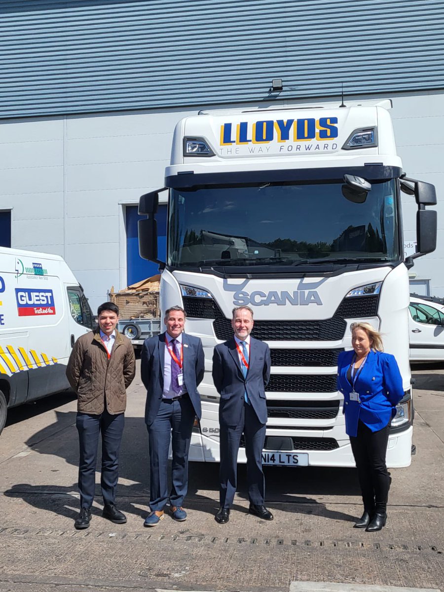 A pleasure to visit Lloyds Transport in Tamworth on Friday and to talk to Martin and Nicola from the company, as well as to @RHANews about the industry, new skills and opportunities ahead 🚛