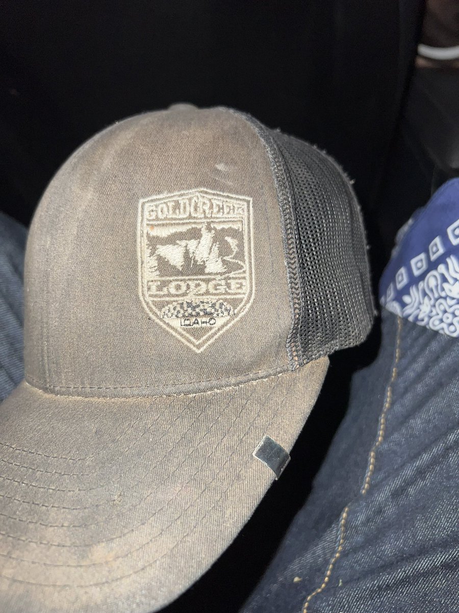 dre23BlEST's tweet image. To the guy that traded hats with my homie at @ILLENIUM @thegorgeamp #MFWantsHisHat #EDMTwitter #TradeBacks #krakenhat