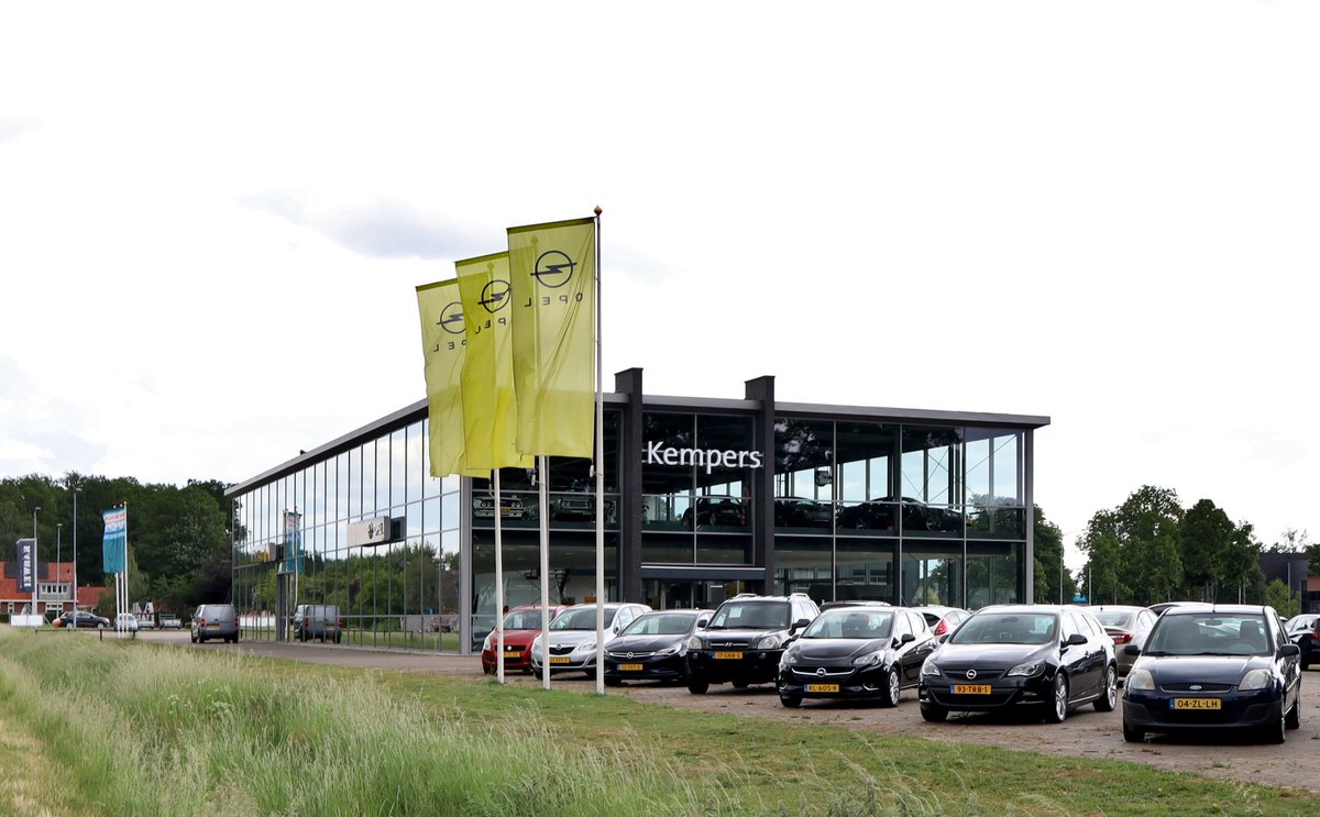 𝐇𝐞𝐫𝐰𝐞𝐫𝐬 𝐠𝐫𝐨𝐞𝐢𝐭 𝐯𝐞𝐫𝐝𝐞𝐫 𝐢𝐧 𝐝𝐞 𝐀𝐜𝐡𝐭𝐞𝐫𝐡𝐨𝐞𝐤
Vanaf 1 juni neemt de Herwers Groep de bedrijfsactiviteiten van Auto Kempers in Aalten over. “Een extra servicepunt stond hoog op ons lijstje." herwers.nl/nieuws/herwers…