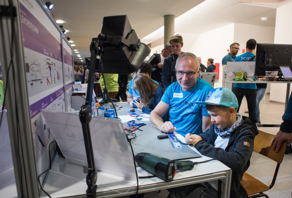 Save the date:
Nach 2 Jahren Corona-bedingter Pause findet am 15.10.2022 endlich wieder die "Nacht der kreativen Köpfe" in Cottbus statt.
Die BTU ist mit dabei, wir freuen uns schon!
ndkk.de
#ndkkcb 
Unterstützt durch:
@Stadt_Cottbus @LEAG_de <a href="/lr_online/">Lausitzer Rundschau</a> <a href="/SiemensDE/">Siemens Deutschland</a>