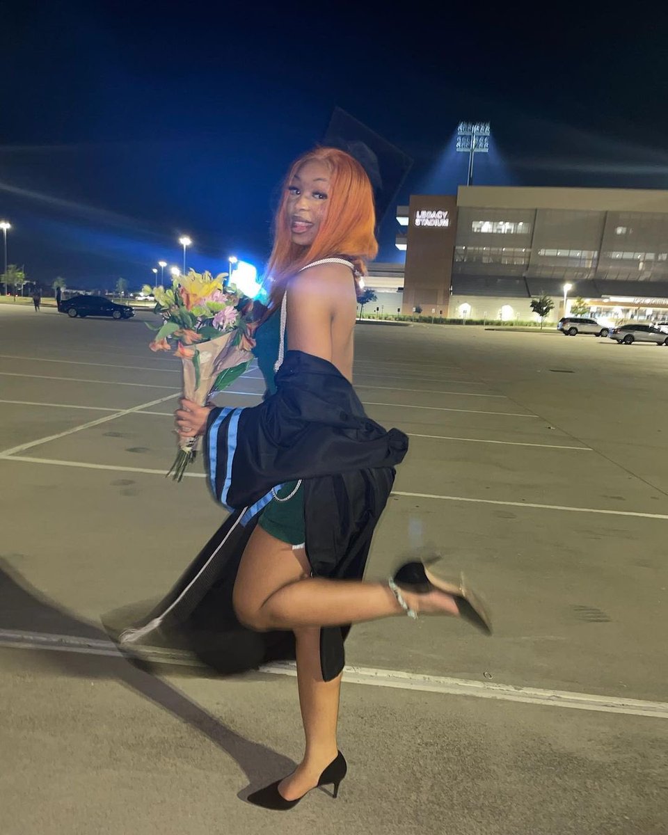 lys 🦋 tweet media