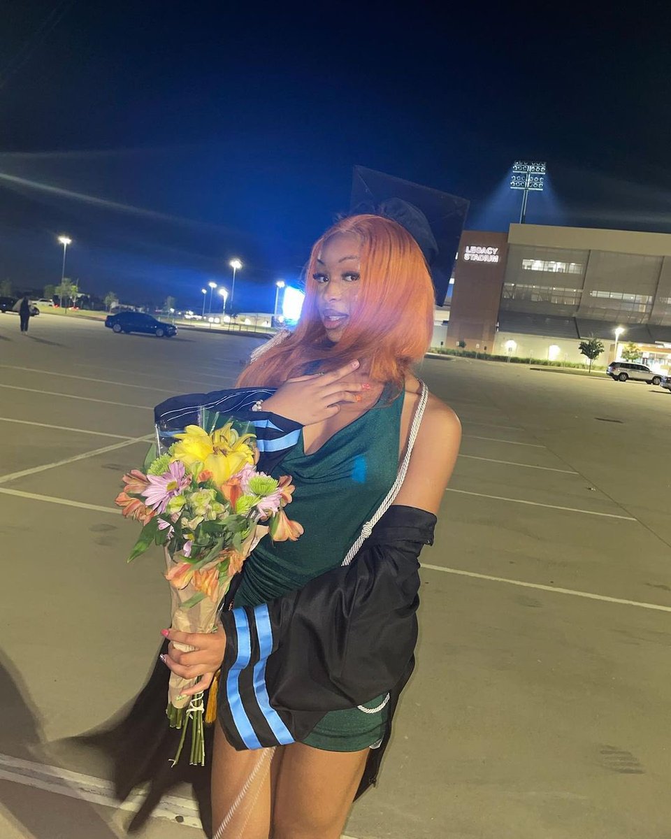 lys 🦋 tweet media