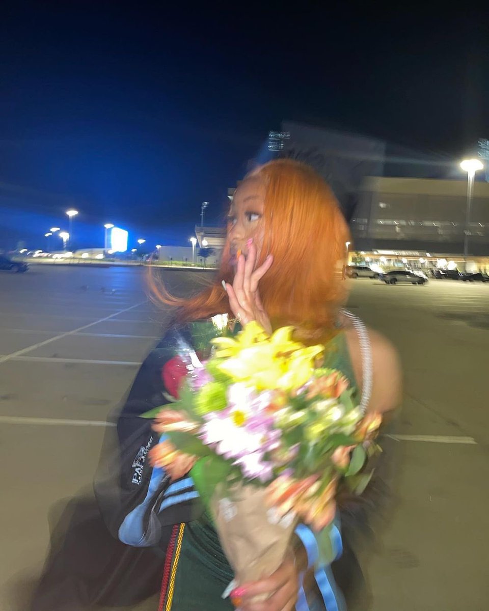 lys 🦋 tweet media