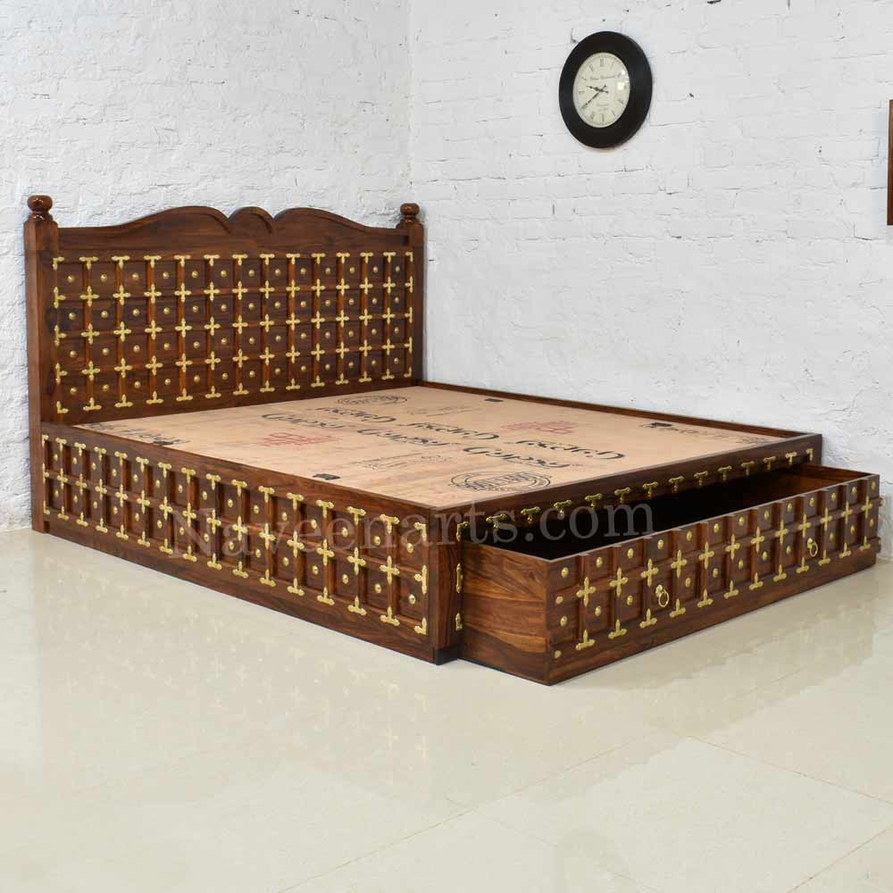 balaji_wood_'s tweet photo. Solid Wood Brass Bed with Front Trolley
.
Balaji Wood Street Deals in All Kind of Furniture Visit our Store Today: +917717356312
.
#furniture #balajiwoodsstreet #woodenbed #modernfurnituredesign #bookshelf #studytabledesign #studyfurniture #studydesk #StudyChair #woodenfurniture https://t.co/nN6aX7u0G5