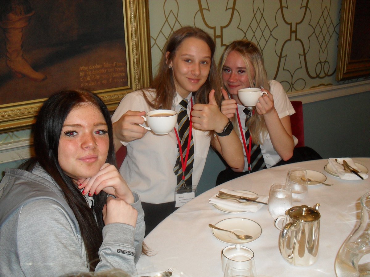 ParksideCulling's tweet photo. Many thanks to the @dev_hotels for again supporting our year 10 Hospitality &amp; Catering students with a visit.  The students gained an invaluable insight into the sector and was a great experience for them. 
#ParksideAspire2B #Careers #HospitalityandCatering https://t.co/27W1FtqXPu