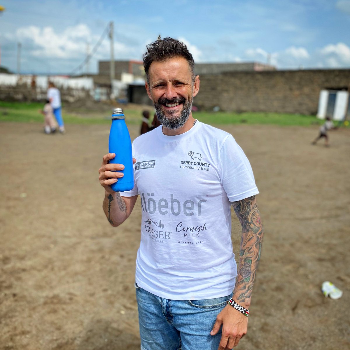 On 5th June, I’ll be saying #CheersforVolunteers and toasting the amazing work of volunteers everywhere who do so much for us, and have been working especially hard over the past couple of years! Join me and @RoyalVolService in raising your drink this #ThankYouDay 🥳🎉