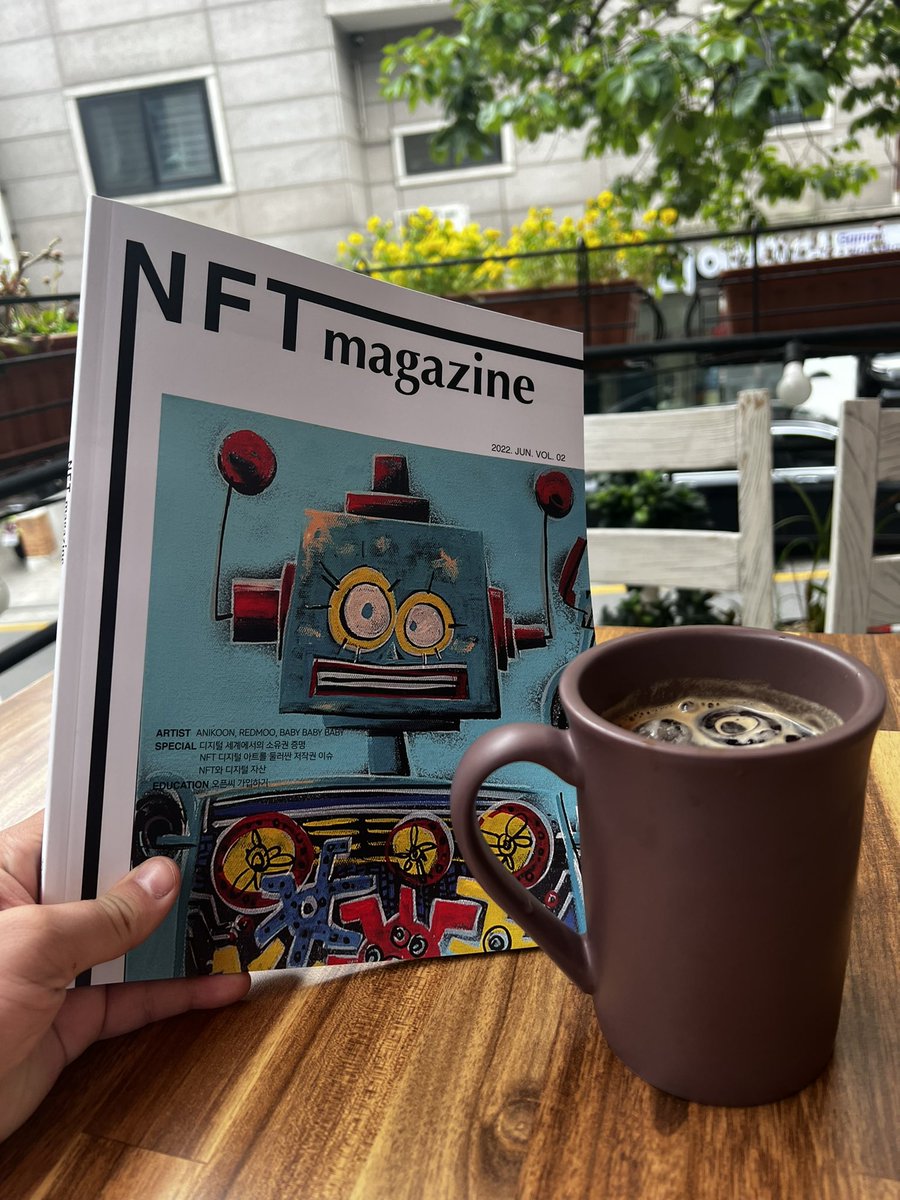 국내 유일의
초보자/전문가 들을 위한
#NFT매거진

벌써 vol.2 

6월1일부터 각 서점에서 판매
이번엔 과연 어떤 내용이 담겨 있을까요?

NFT world 전용톡방도 언제나 환영
각종 프로젝트 + 아티스트 + 초보강의에 대한 소식을 빠르게
open.kakao.com/o/gR3sNzhe