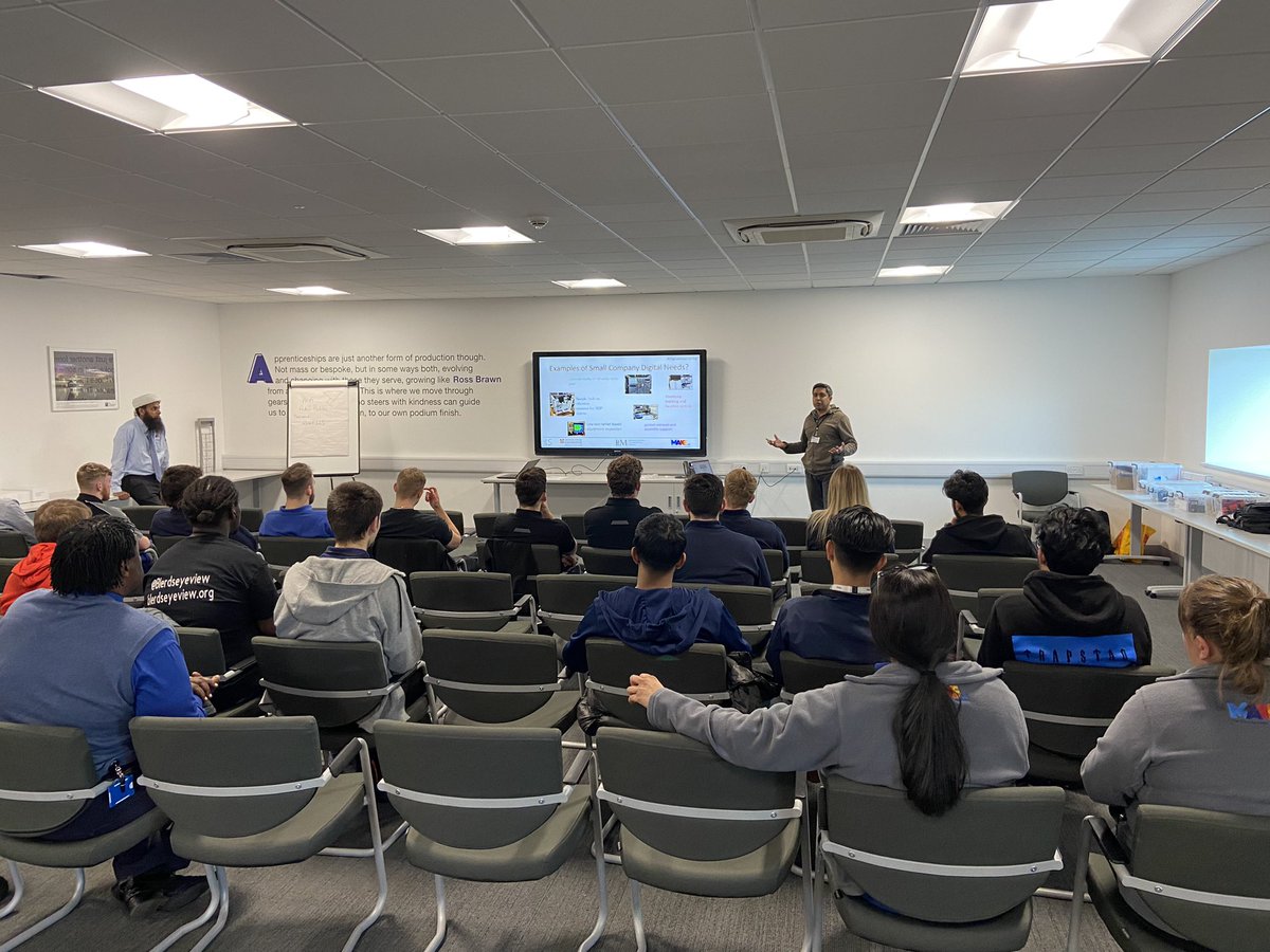 Digital Manufacturing on a Shoestring Hackathon kicks off at #MakeUK in #Birmingham.