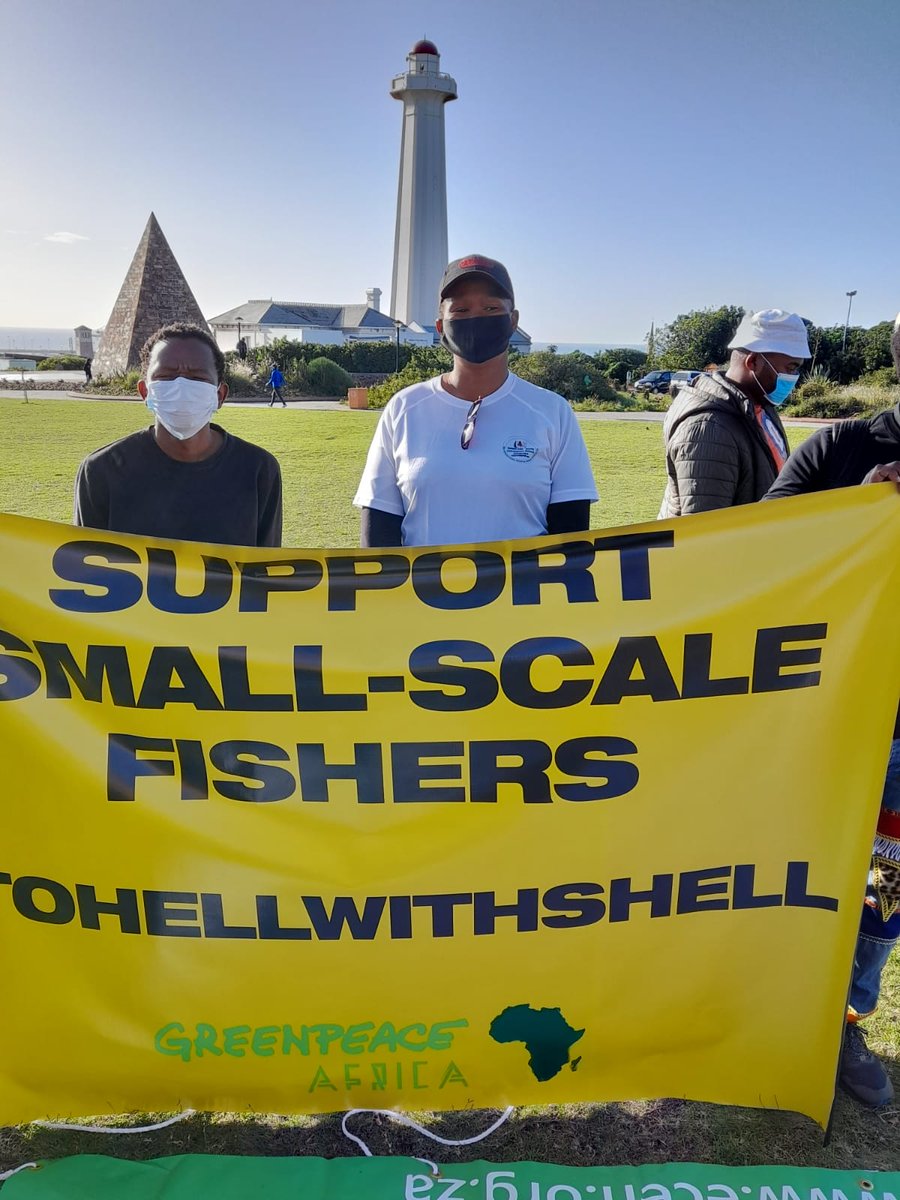 greenpeacedurbs's tweet photo. #ToHellWithShell
#OurOceanIsNotForSale
Happening now outside the Gqeberha High Court..
#PeoplePower ✊🏼
#ProtectTheOceans https://t.co/7ZBVVaH7oF