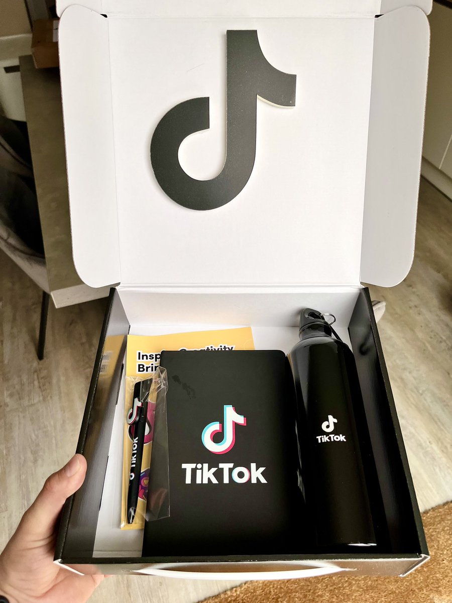 EthanChapples's tweet photo. Day one of the new job!! Exciting! #tiktok #newjob #alwaysdayone https://t.co/GFWBqWDQfC