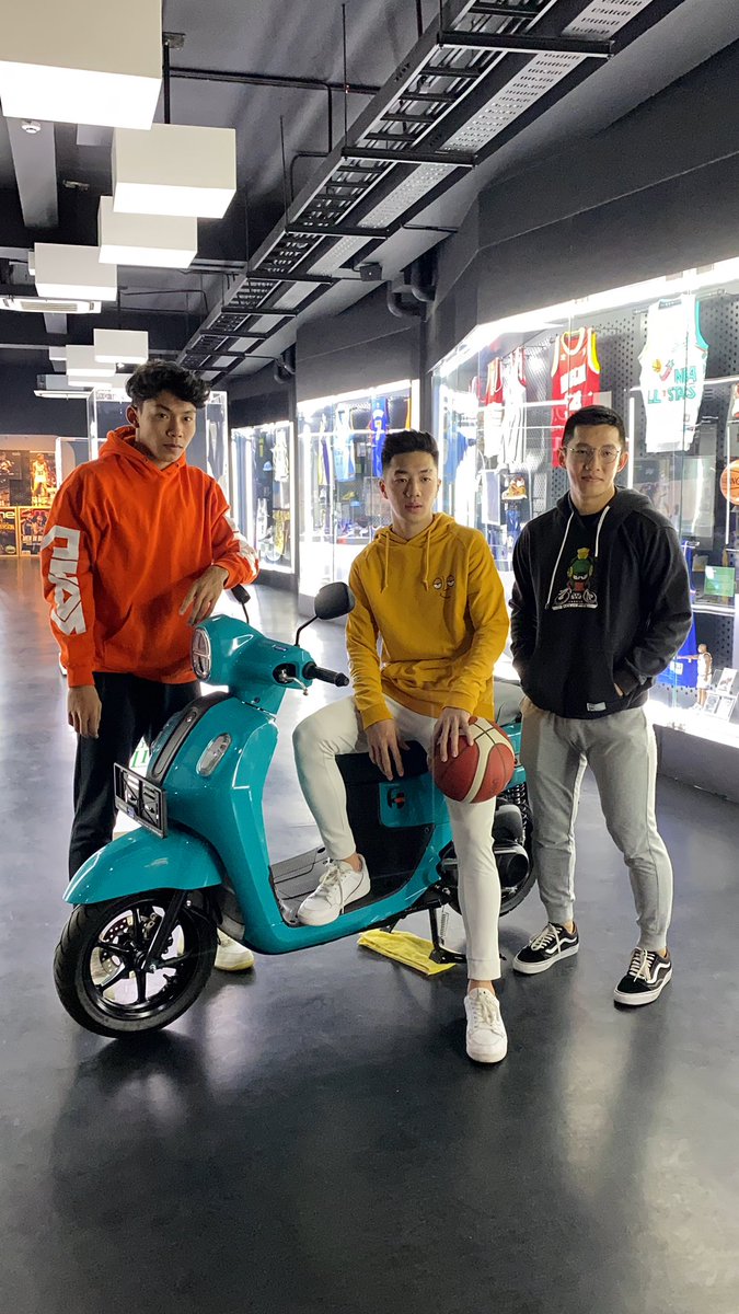 evosthunderid's tweet photo. Nama: Evos Thunder
Bidang : Team Basketball
Keahlian : Main basket + modeling. https://t.co/6YccBLwBrd