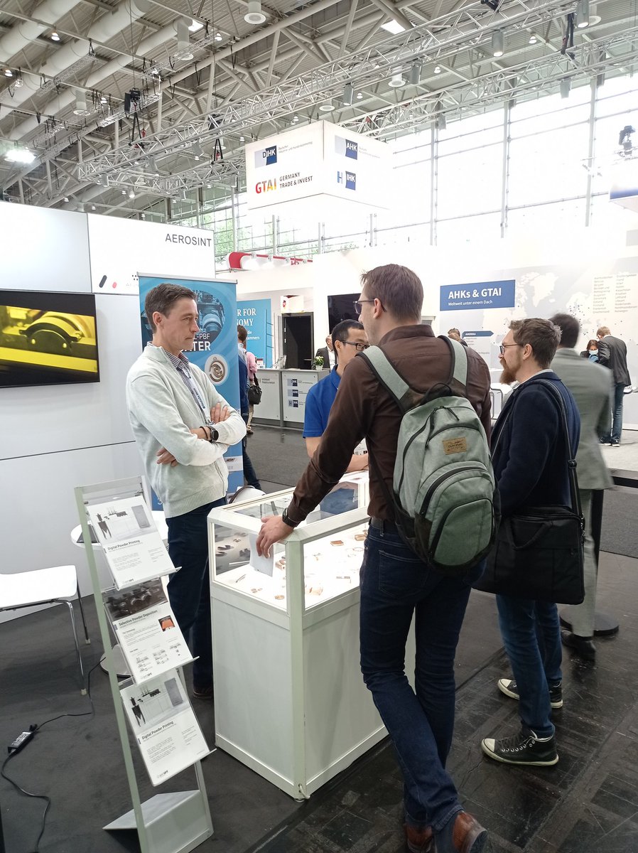 PhilippotMarie's tweet photo. First day Hannover Messe #HM22.  On stand B22 - Hall 2, #Wallonia companies, research centers and universities are eager to present their cutting-edge technologies and latest innovations!  🤖🖥️💡⚙️
#Walloniaexport #technology #wallonium #innovation #wbi https://t.co/Oh0hVqFKDY