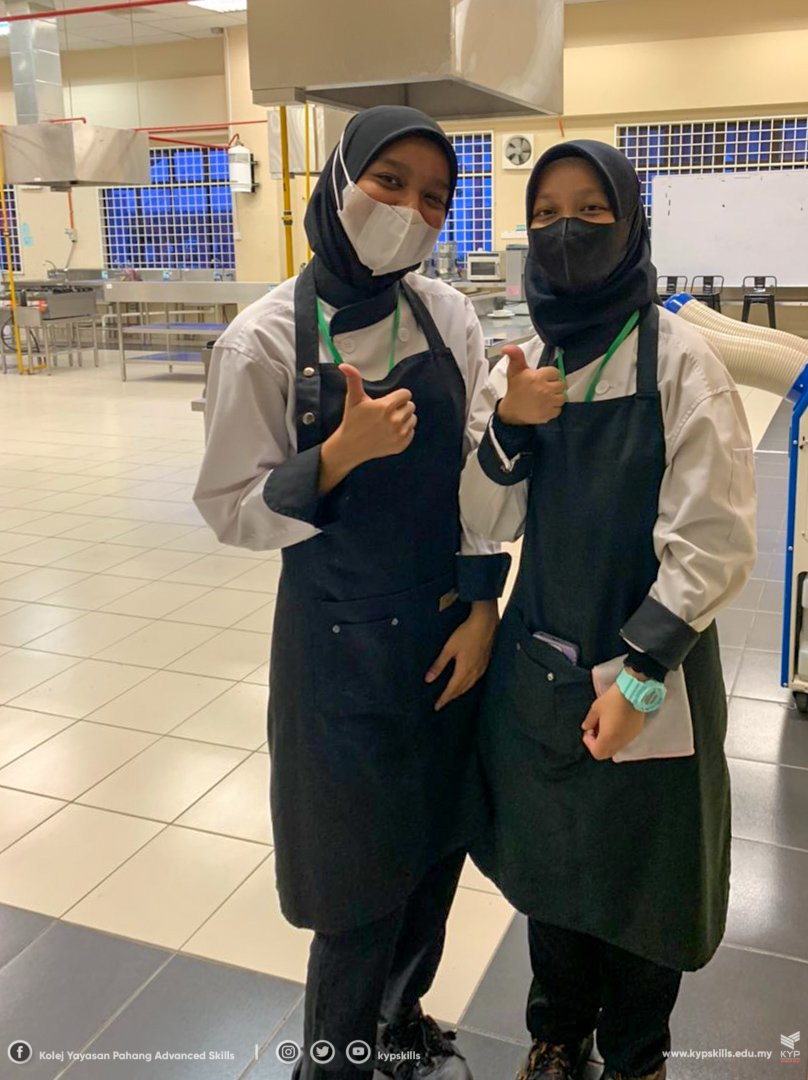 YPSkills's tweet photo. #KYPAS | HANTAR KONTINJEN KE 𝗣𝗥𝗔 𝗞𝗘𝗟𝗔𝗬𝗔𝗞𝗔𝗡 𝗪𝗢𝗥𝗟𝗗 𝗦𝗞𝗜𝗟𝗟𝗦 MALAYSIA BELIA (WSMB)🇲🇾
,
27 Mei 2022- Langkah kanan memulakan perjalanan bagi kontinjen Kolej Yayasan Pahang Advanced Skills bagi Pertandingan Pra Kelayakan World Skills Malaysia Belia (WSMB). https://t.co/oUuV4yOnIX
