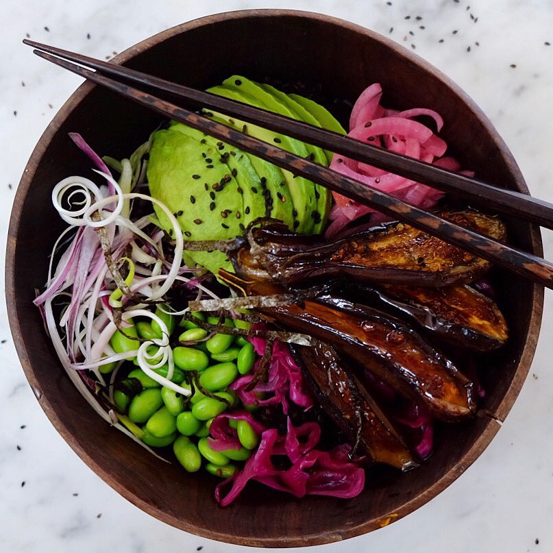 💕delicious vegan chirashi with sticky aubergine 💕
👉🏼 myprimrosehillkitchen.com/2019/09/20/veg…

#recipeoftheday #meatfreemonday #deliciousfood