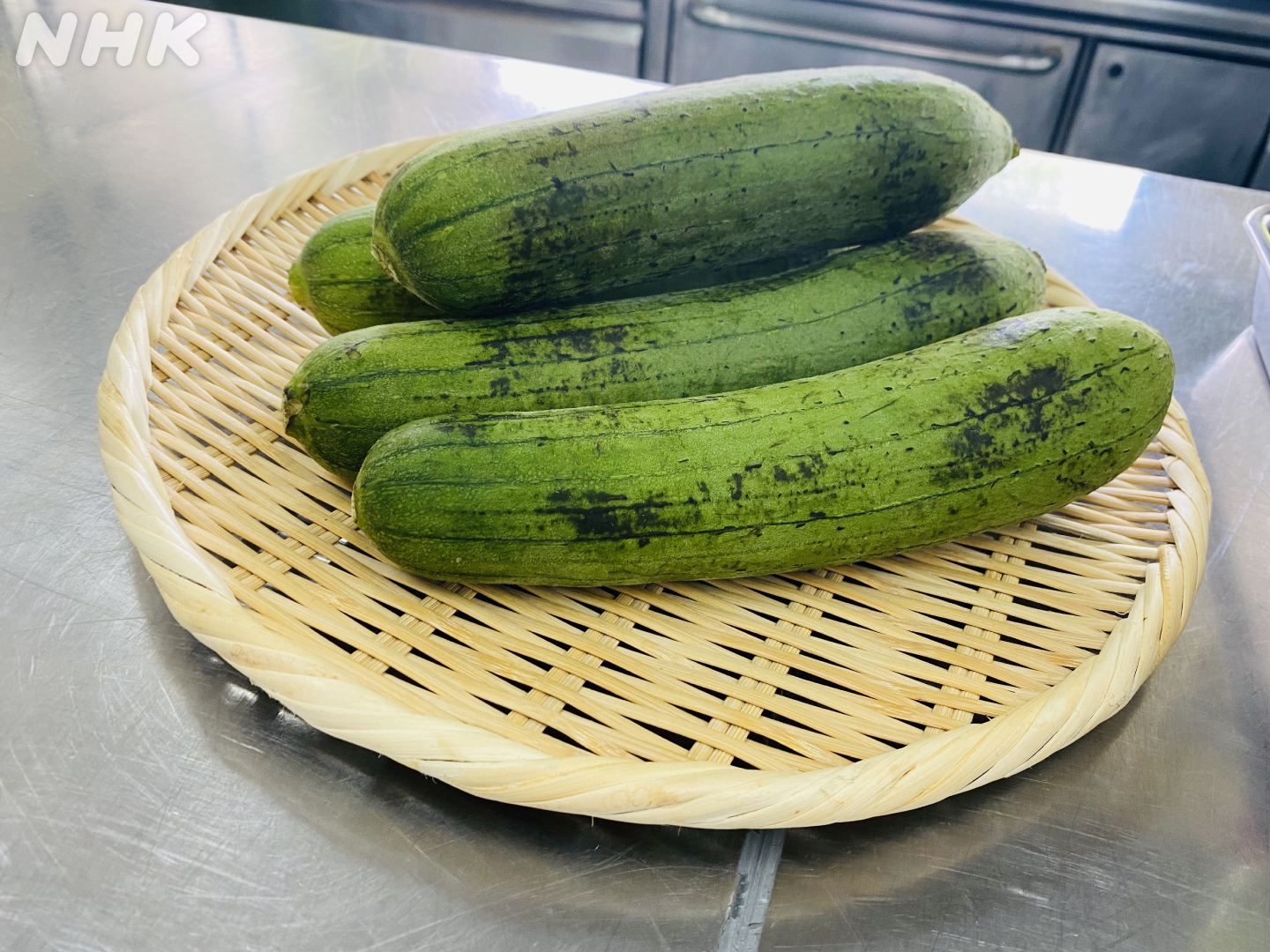 Nhk京都 竜田理史 です なじみのない謎な食材を創意工夫で調理 特別企画 ミステリークッキング 今夜は沖縄のヘチマ ナーベーラー 料理に京都の高校生が挑みます 京都らしいレシピ 注目です 詳しくはこちらのブログでご紹介しています