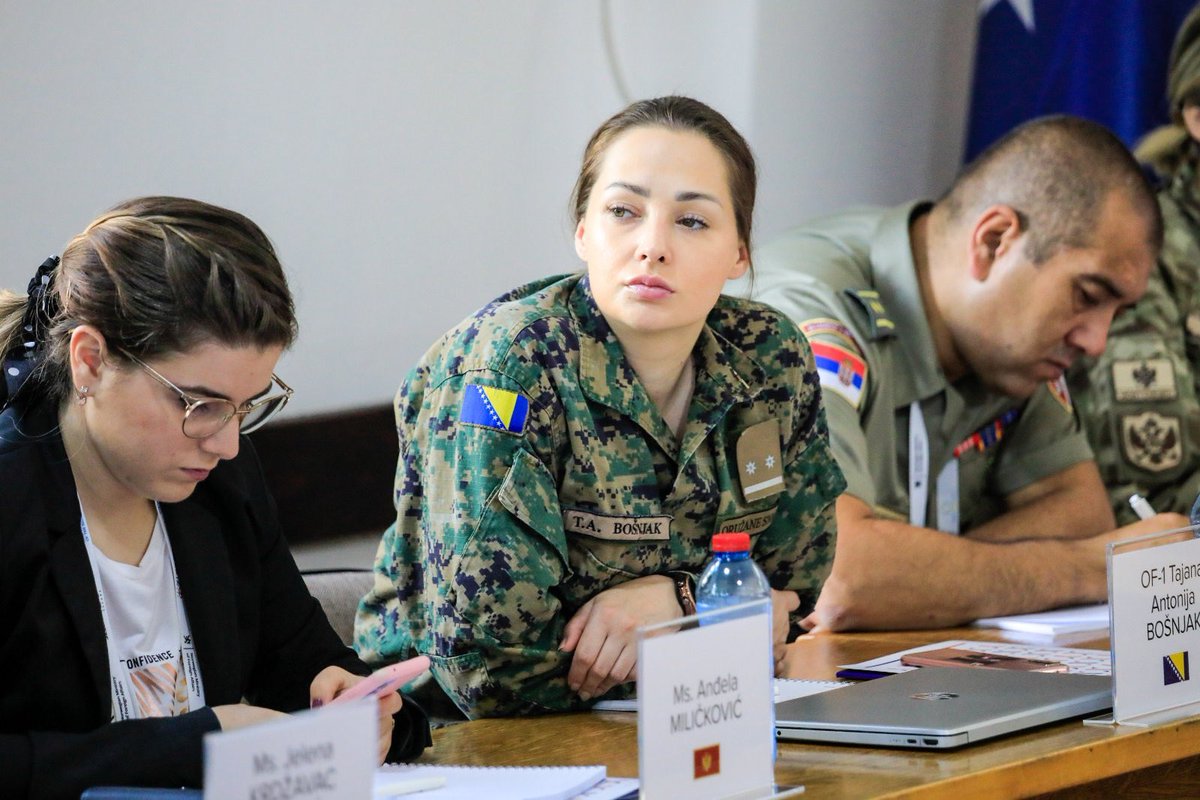UNDP_SEESAC's tweet photo. #3rdGToT
Day 6⃣ will enable participants from the #WesternBalkans MoDs&amp;AFs to
Plan, Conduct &amp; Evaluate Education &amp; Training w applied #gender perspective.
In the first week, they learned about
Gender terms&amp;definitions
#WPS and
Gender in SSR. 

@NorwayMFA 
@SlovakiaMFA https://t.co/9QzO7ZfeKD