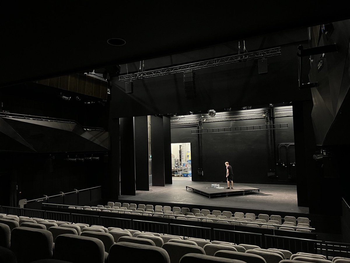 And so it begins……

7pm at <a href="/MASTStudios/">Mayflower Studios</a> TONIGHT!

<a href="/katie1hall/">Katie Hall</a> <a href="/EarlCarpenter/">Earl Carpenter</a> #MartinBall #DaveYares and <a href="/McConvillemusic/">James McConville</a> 

#backonstage #concert #musicaltheatre #spillthebeans #exposé #behindthescenes #upcloseandpersonal #alifeinmusicals