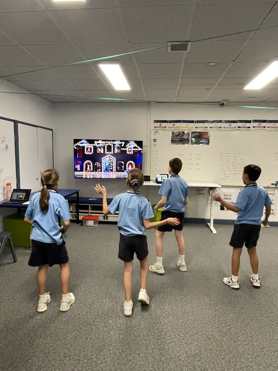 stspeternpauls's tweet photo. Fuse Cup / Year 4

Sts Peter &amp; Paul’s Team = champions! #winners 

#learningtogetherforlife
#bceschools
#esports https://t.co/7jlm7GYQWC