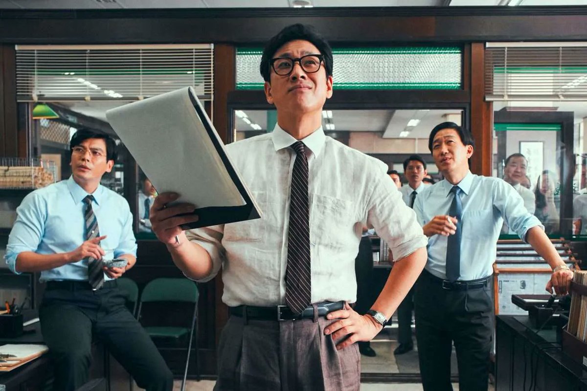 easternKicks's tweet photo. KINGMAKER sheds light on Korea’s political past ★★★★½ | Screened at @fareastfilm | Written as part of #FEFFCampus https://t.co/c3dY84UvJo https://t.co/CuGO5ZwaFA
