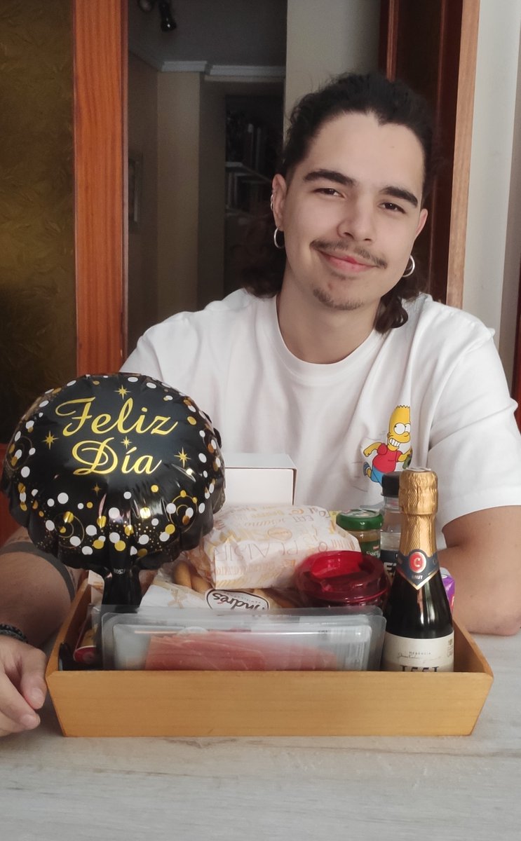 Cumplir años en Belike es hacerlo a lo grande. A cada persona del equipo le sorprendemos con un regalazo que recibe en casa y que les deja con esta cara de satisfacción.
¡Felicidades Dani!