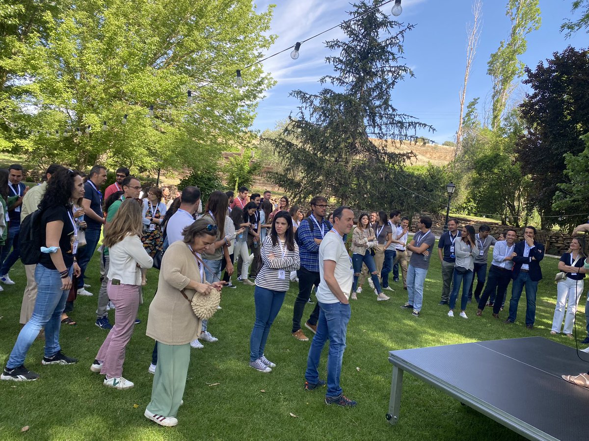 Comienza el Talent Day de AXA.  Mireya Muñoz y Javier Simon nos dan la bienvenida a un día lleno de desarrollo, sorpresas y sobre todo, talento.