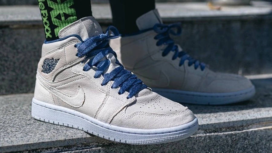 FastSoleUK's tweet photo. Air Jordan 1 Mid Sanddrift Womens DM9126-104 👌
Available Now
NIKE > https://t.co/JK6ZI78aeh https://t.co/On5HX9MaIc