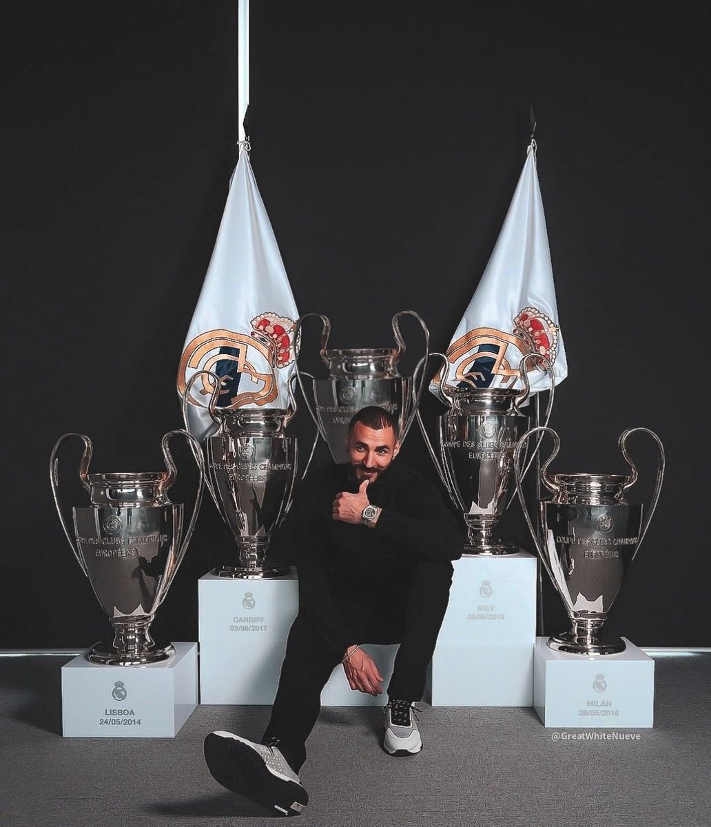 Cinco. 

<a href="/Benzema/">Karim Benzema</a> 

🏆🏆🏆🏆🏆