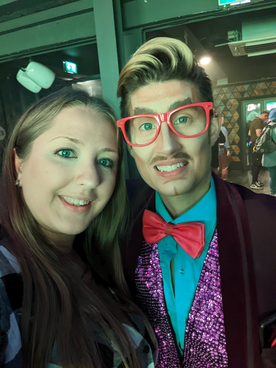 LHammacott's tweet photo. Pleasure to meet @AdamAll_Drag ❤️ one of the best moments of #dragfest even better to learn he's a local King! 🙌 Slightly lost my nerve noticing he was stood right behind me! Then your best mate dropping it into convo that you are obsessed...in a good way! 😍 https://t.co/cjK0nhfFS5