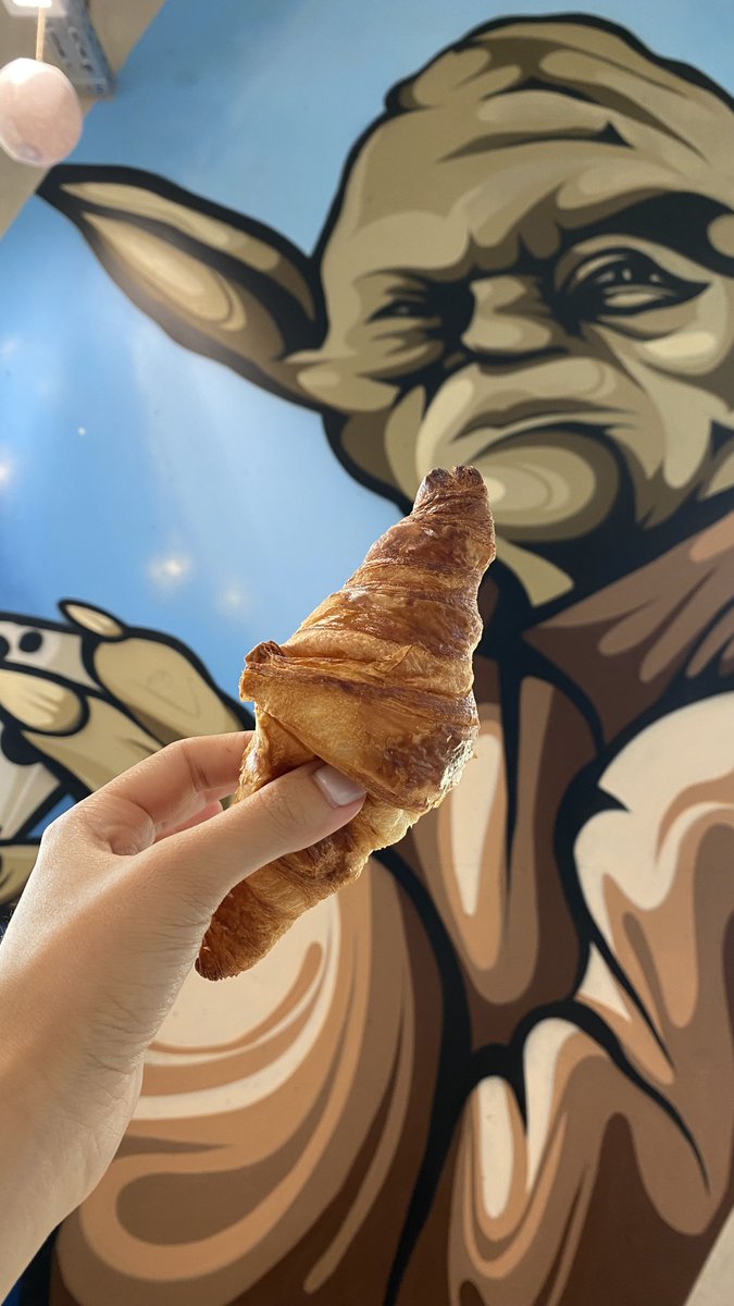 Tadaweb's tweet image. On Mondays, we have our weekly dose of butter with pastries for all the crew 🥐

#tadaweb #techcompany