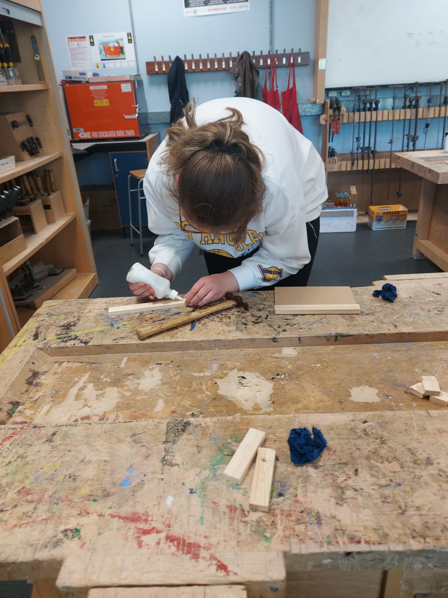 TheHiveDHS's tweet photo. Work in progress! Our jigsaws are coming along great! This time we were using glue to hold the frame together and then use a hammer with nails to keep it all firmly together! 🐝🔨🪚#STEM #wildlifejigsaw #newskills https://t.co/ch7Ud9mLLZ