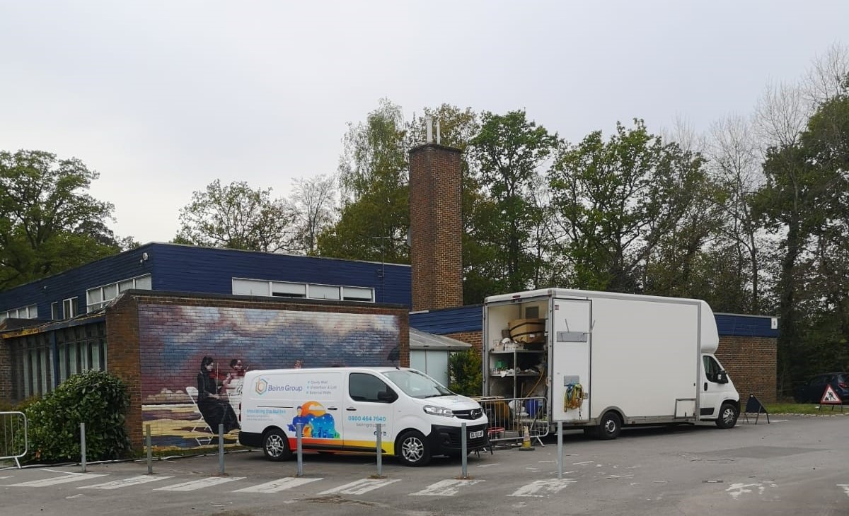 BeinnGroup's tweet photo. We’re in Hampshire at the moment, improving the insulation in 18 primary schools. Existing #cavitywallinsulation is being checked and new #EnergyStore #Superbead #insulation installed, with a 25-year warranty supplied by the #IAA. 

#schoolsmaintenance #facilitiesmanagement https://t.co/mFCGKjGXJV