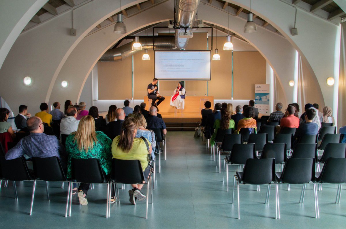 👧👦Aquest matí la <a href="/FundlaCaixaCAT/">Fundació ”la Caixa”</a>, <a href="/sorluciacaram/">Sor Lucía Caram</a> i l'Ajuntament de #Salt han explicat i convidat els empresaris locals a sumar-se al programa Invulnerables contra la pobresa infantil i per garantir la igualtat d'oportunitats.