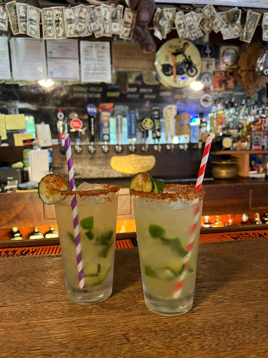 AppleJacksBar84's tweet photo. Fresh 🌶 Jalapeño and cucumber🥒 margarita
.
.
.
#fresh #cocktails #hotfood #delicious #coastalfood #sanmateo #halfmoonbay #pescadero #lahonda #bar #divebar #beer #draftbeer https://t.co/5ZvcIjc56P