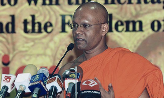 JDSLanka's tweet photo. Wakamulle Uditha thero, General Secretary of National Bhikku Front, who was arrested by #Weeraketiya police on Sunday (29) for “inciting violence”, has been remanded until May 31, after being produced before #Walasmulla District Magistrate. #SriLanka https://t.co/QWCi2LkCcr