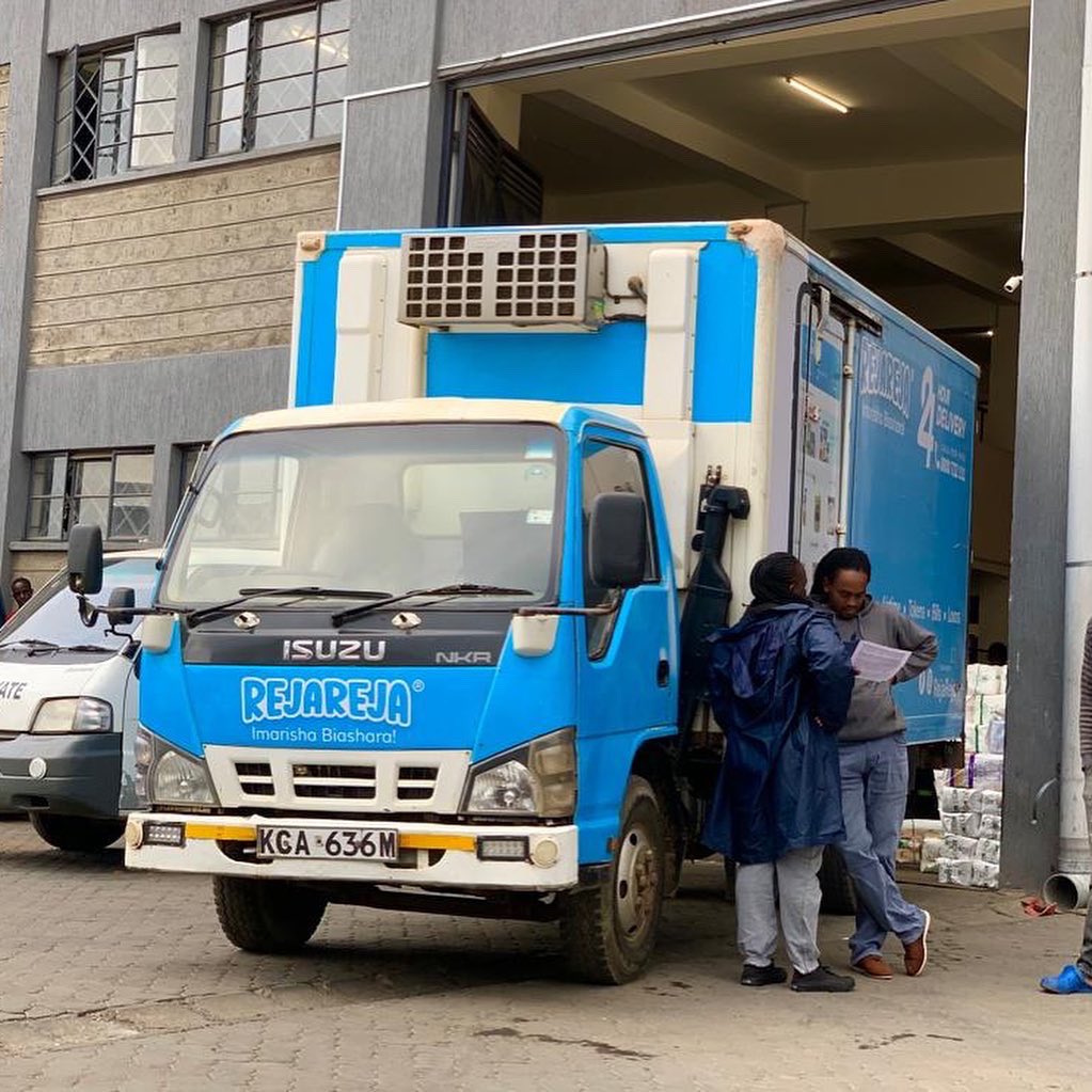 teshmbaabu's tweet photo. In 2022, we (@MarketForceHQ) have been going wider and deeper on many fronts. We hit 200k merchants in April, but what’s even more interesting: 

Jan - Dec 2021 (12 months): 100k+ Merchants 🇰🇪 🇳🇬 
Jan - Apr 2022 (4 months): 200k+ Merchants 🇰🇪 🇳🇬 🇺🇬 🇷🇼 🇹🇿 https://t.co/6NlqN0qzKd