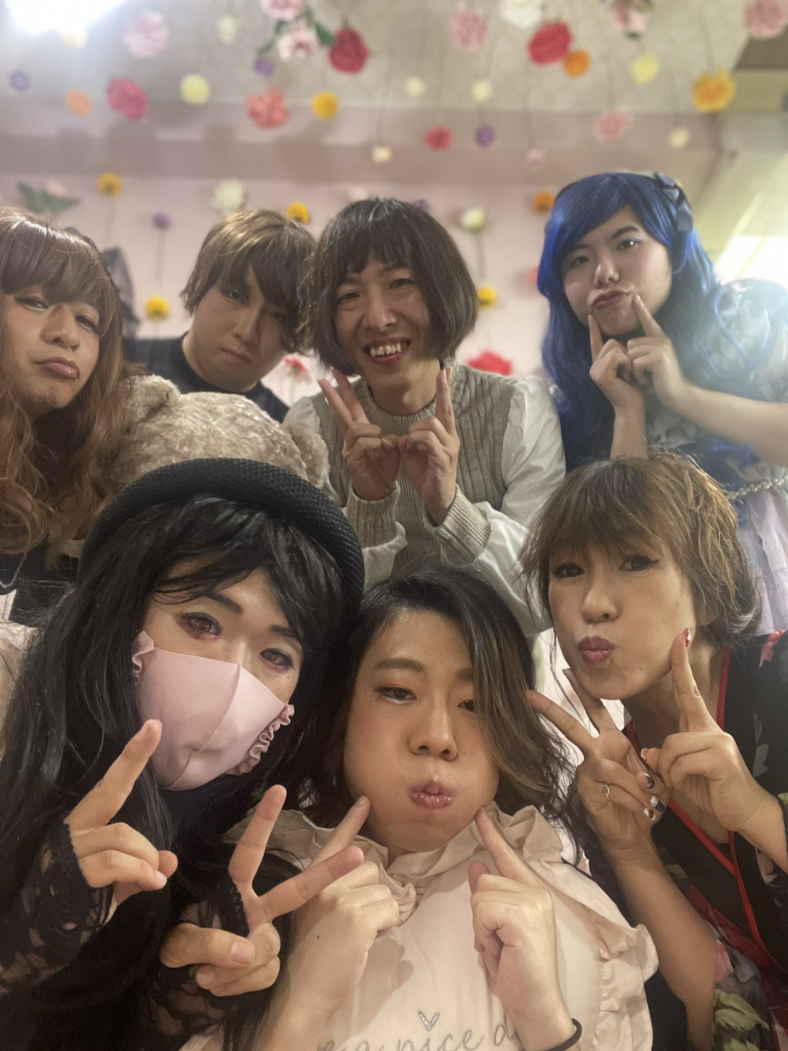 露出女装娘loco画像  / X