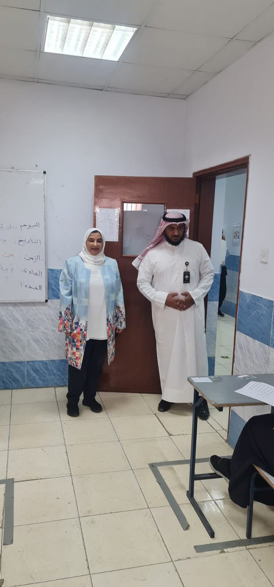private_edu_kw's tweet photo. تزامنا مع إنطلاق اختبارات نهاية العام الدراسي صباح أمس،قام مراقب المدارس العربية الاستاذ خالد خليفه العازمي بتفقد لجان سير الاختبارات في مدرسة المعرفة النموذجية بنات , وأوضح  أن الاختبارات جاءت في مستوى التحصيل الطلابي وراعت الفروق الفردية بين الطلبة https://t.co/JsUVIJu4Uc