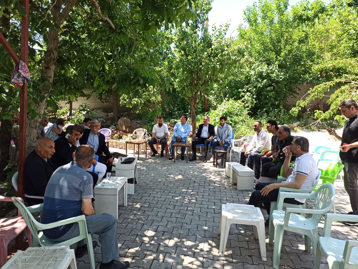 CHP Diyarbakır İl Örgütü olarak, 

Yenişehir ilçesi Aziziye Mahallesinde işyeri yanan Nevzat Bekiz ve ailesine geçmiş olsun ziyaretinde bulunduk. 

#Chp #Diyarbakır #KemalKılıçdaroğlu