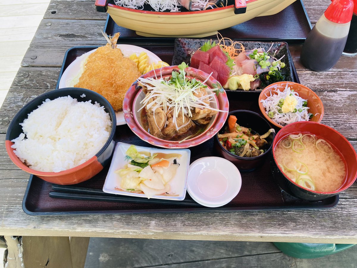 takio2x's tweet photo. #ミウイチ #グルメ
「まるわ食堂」コスパ最高‼️
「関口牧場」ソフトクリームも外せません。 https://t.co/ymxxL9CRl7